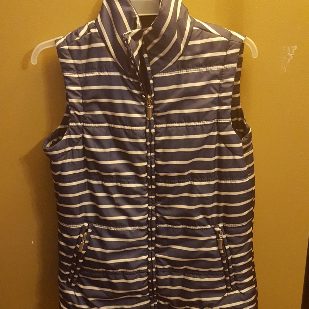Lightweight puffer vest